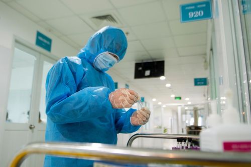 Phòng xét nghiệm SARS-CoV-2 ở Quảng Trị còn lạc hậu