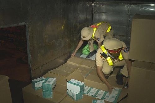 Đắk Lắk: Phát hiện hơn 67.000 chiếc khẩu trang không rõ nguồn gốc