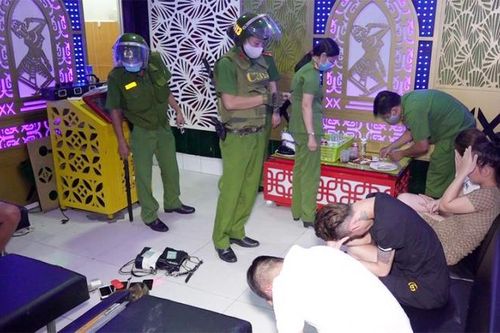 An Giang: Phát hiện 'ổ' ma túy trong quán karaoke Gold Star