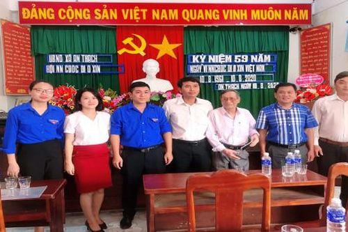 Sở Tư Pháp tỉnh Phú Yên tặng quà cho nạn nhân chất độc Da cam/Dioxin