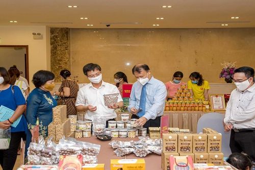 Đã đầu tư hơn 446 tỷ đồng phát triển thương mại vùng miền núi, hải đảo