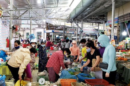 Đà Nẵng phát thẻ đi chợ, người dân 3 ngày được đi chợ 1 lần