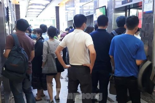 Nhiều khu chung cư ở Hà Nội lơi lỏng phòng dịch COVID-19