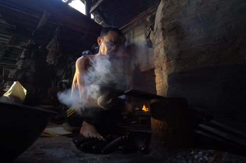 Người làng Đa Sỹ tự tin giữ ngọn lửa lò rèn trăm năm tuổi
