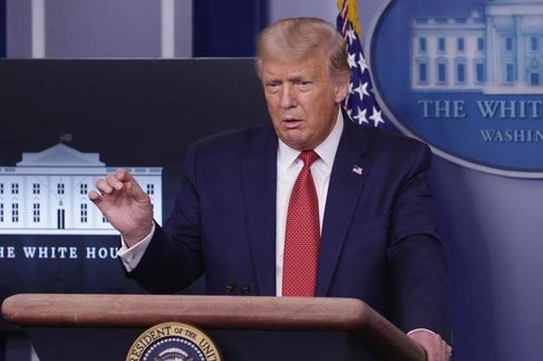 Tổng thống Trump nói đại dịch cúm năm 1918 chấm dứt Thế chiến thứ 2
