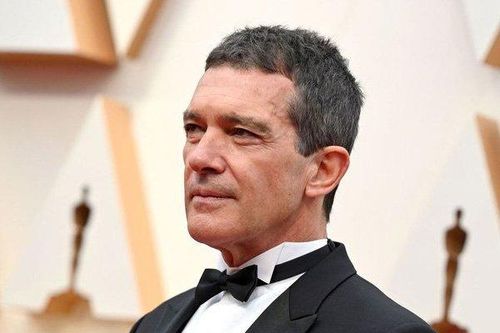 Nam diễn viên Antonio Banderas bị mắc Covid-19 đúng vào sinh nhật lần thứ 60