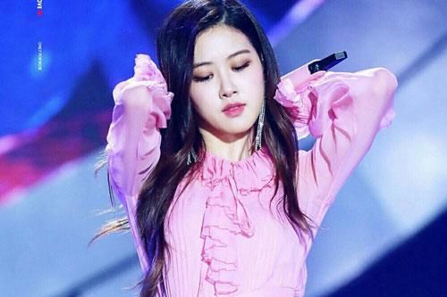 Rosé (Black Pink) tiết lộ lý do gia nhập YG Entertainment