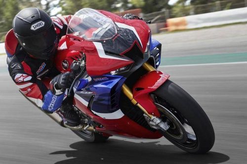 Honda CBR1000RR-R ra mắt tại Việt Nam, giá ngang CR-V mới