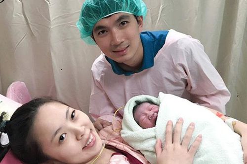 Mẹ bầu bổ sung những thực phẩm này, đứa trẻ sinh ra sẽ có lông mi dài