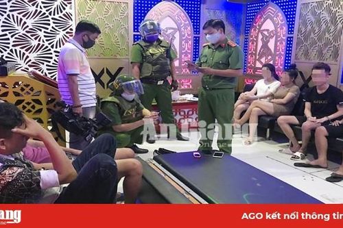 Phát hiện 19 nam, nữ có mặt tại Karaoke Gold Star dương tính với ma túy đá