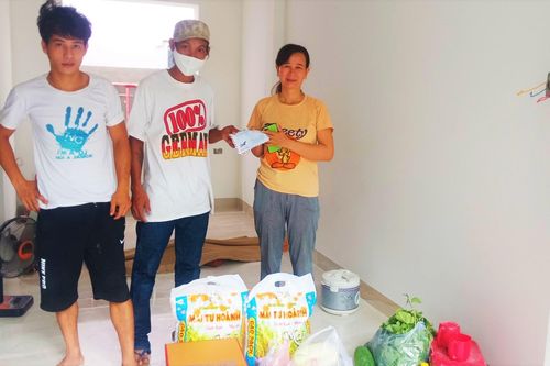 Dịch COVID-19 'càn quét', 5 lao động Thanh Hóa 'kẹt cứng' ở Hội An