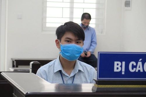 Gái bán dâm tố bị hãm hiếp và cướp tài sản trong khách sạn