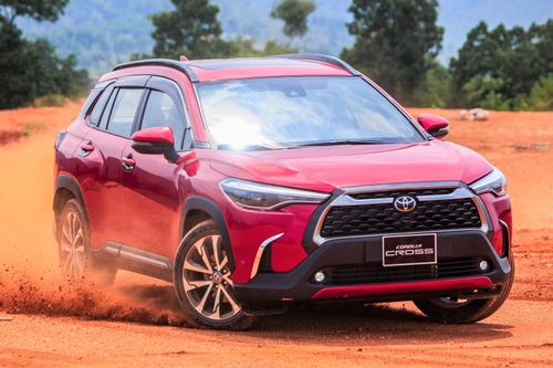 Chi tiết Toyota Corolla Cross 1.8V - giá 820 triệu, có Safety Sense