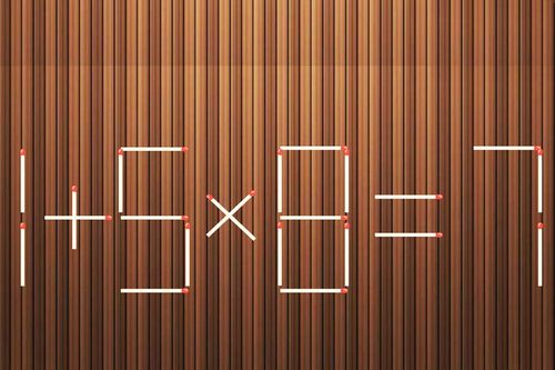Di chuyển que diêm biến phép tính 1 + 5 x 8 = 7 thành đúng