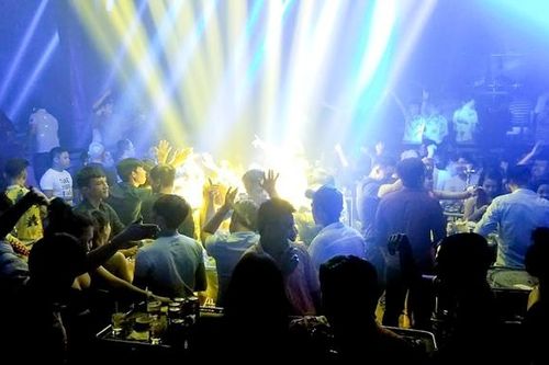 Quảng Nam tiếp tục dừng hoạt động không thiết yếu để phòng dịch