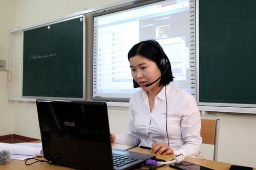 Trường nghề đẩy mạnh dạy học online, ứng phó với COVID-19