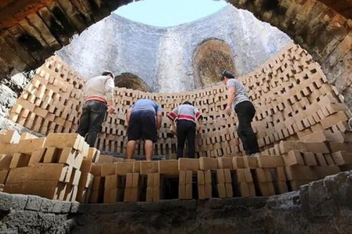Quy trình đúc những viên 'gạch vàng' để xây Tử Cấm Thành