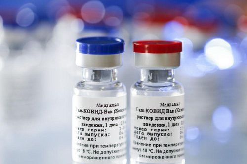 Nga và vaccine Covid-19 đầu tiên trên thế giới: Vừa mừng vừa lo