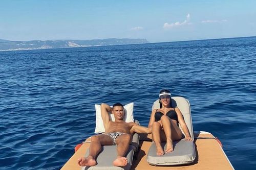 Hình ảnh body 'chuẩn không cần chỉnh' được Ronaldo tiết lộ
