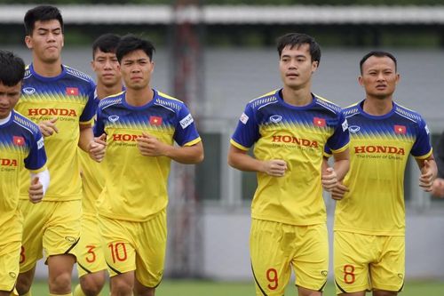 Hoãn vòng loại World Cup 2022: Tuyển Việt Nam gần như 'thất nghiệp'