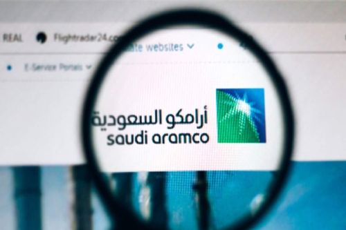 Lần đầu tiên tập đoàn dầu mỏ Saudi Aramco bị Apple vượt mặt