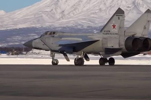 Nga điều động 3 tiêm kích MiG-31 chỉ để chặn 1 chiếc Global Hawk của Mỹ