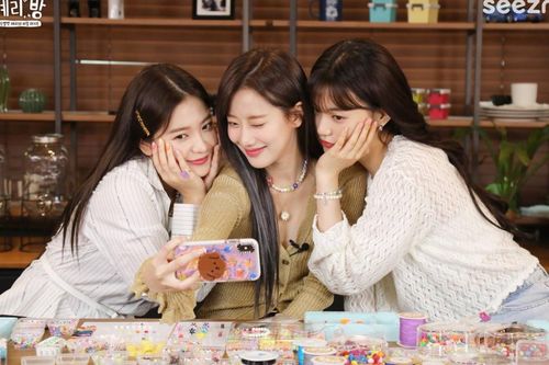 Những bí mật lần đầu được tiết lộ của bộ 3 '99 lines' - Yeri (Red Velvet), Naeun (APRIL), Kim Doyeon (Weki Meki)