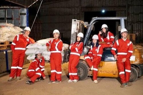 Dự án tái chế lõi ngô của học sinh Việt giành ngôi Vô địch cuộc thi Khởi nghiệp trẻ quốc tế