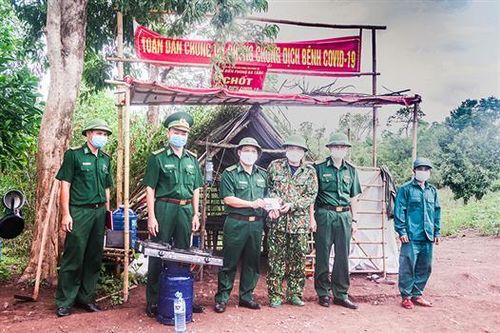 Trích lương hỗ trợ chốt dã chiến chống dịch mua ống dẫn nước