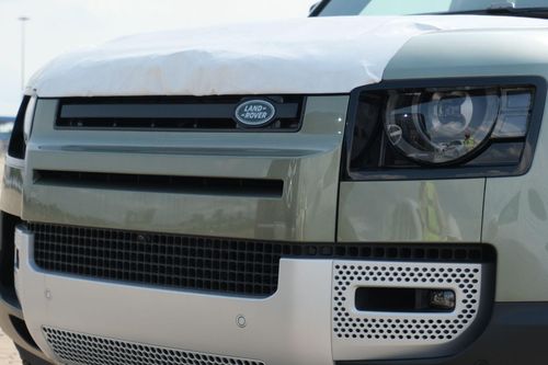 Land Rover Defender 2020 cập bến Việt Nam, chờ ngày ra mắt chính thức