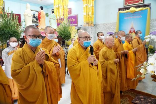 Ban Trị sự H.Hóc Môn viếng tang HT.Thích Minh Lợi