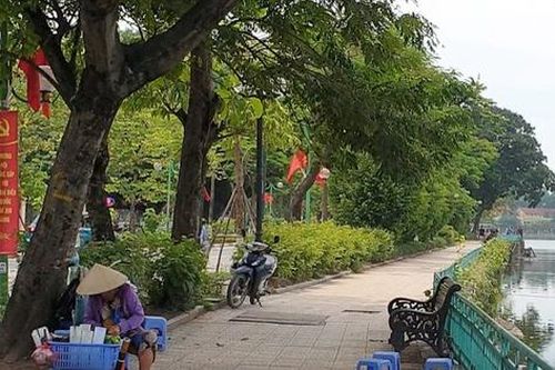 Những hình ảnh nhếch nhác tại khu thắng cảnh đẹp vào loại bậc nhất Thủ đô