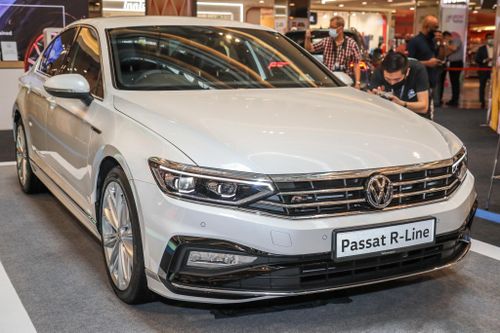 Volkswagen Passat R-Line 2020 ra mắt tại ĐNÁ - kiểu dáng thể thao hơn