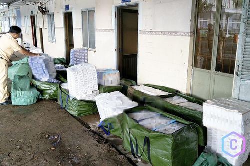 Một cảnh sát bị thương khi truy đuổi kẻ buôn thuốc lá lậu