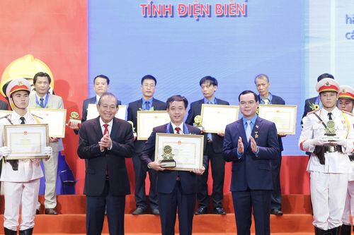 Phó Thủ tướng Thường trực dự chương trình giao lưu 'Vì bình yên cuộc sống'