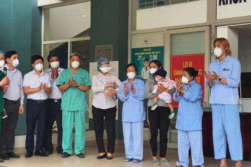 12 bệnh nhân COVID -19 được công bố khỏi bệnh
