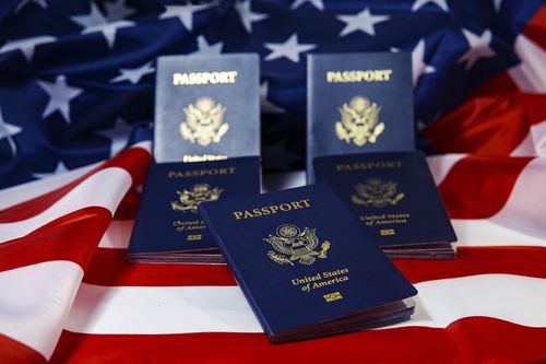Apple, Amazon, Facebook tham gia cuộc chiến chống lại Trump