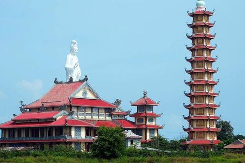 Điều tra vụ bé sơ sinh bỏ rơi tử vong trước cổng chùa