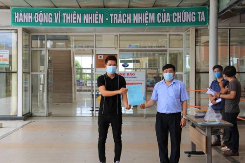 Quảng Nam hai bệnh nhân xuất viện sau nhiều ngày điều trị Covid - 19