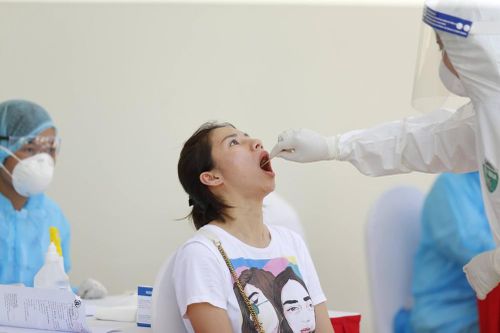 Vì sao Hà Nội chậm tiến độ xét nghiệm RT-PCR cho người trở về từ Đà Nẵng?