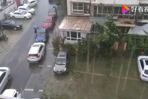 Mưa lớn tại Bắc Kinh, hàng trăm chuyến bay phải hủy bỏ