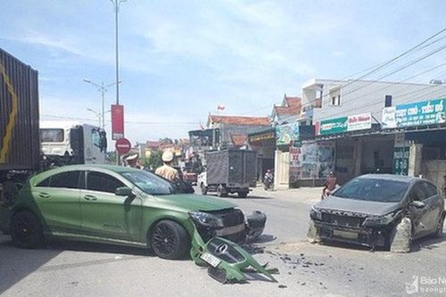 Truy tìm tài xế xe ben tông vào xe Mercedes, gây tai nạn liên hoàn rồi bỏ chạy