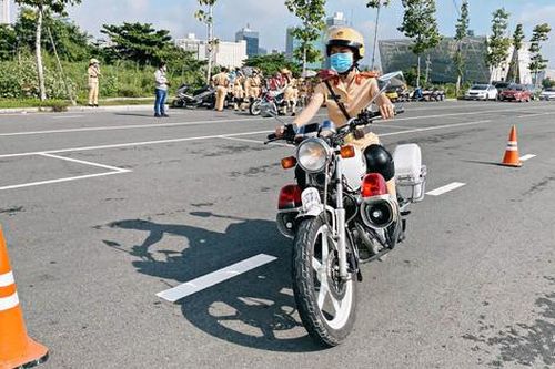 TPHCM sắp ra mắt Đội hình nữ Cảnh sát giao thông dẫn đoàn