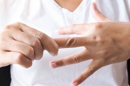 Tê đầu ngón tay thường xuyên, không nên chủ quan
