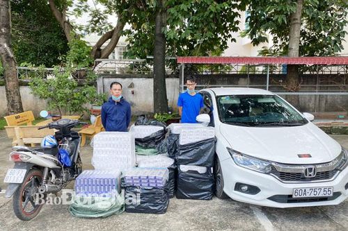 Bắt giữ 2 đối tượng mua bán thuốc lá lậu