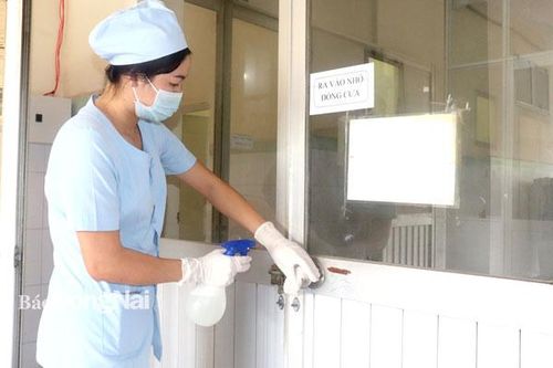 Những 'bóng hồng' trong bệnh viện điều trị Covid-19