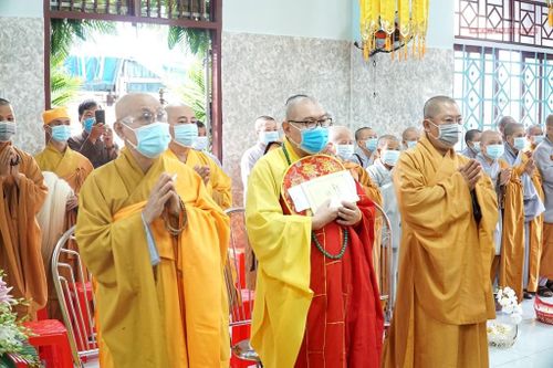 Phụng tống kim quan HT.Thích Minh Lợi trà-tỳ