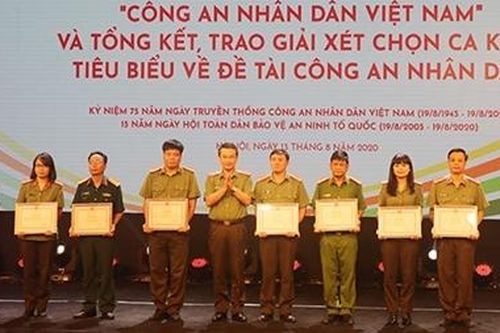 Công bố bộ tem bưu chính và trao thưởng các tác giả có ca khúc tiêu biểu về CAND