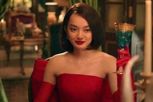 NSND Lê Khanh, Kaity Nguyễn rực rỡ với sắc đỏ