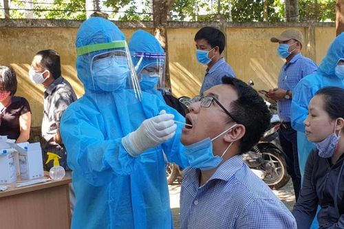Con trai của BN524 cũng nhiễm SARS-CoV-2